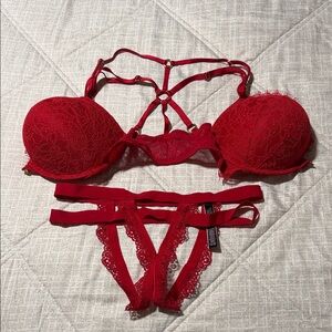 Victoria's Secret Strappy Red Lace Bra Set sz 32DD/small NWOT